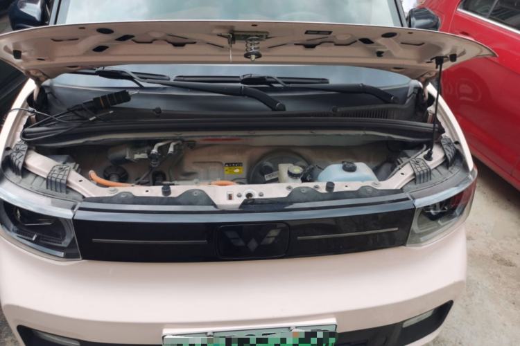 Used Wuling Hongguang MINIEV 2022 Macaron Fashion Model Lithium Iron Phosphate Engine Bay