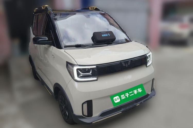 Used Wuling Hongguang MINIEV 2022 GAMEBOY 200km Gaming Edition with Lithium Iron Phosphate Front Right 45 Deg