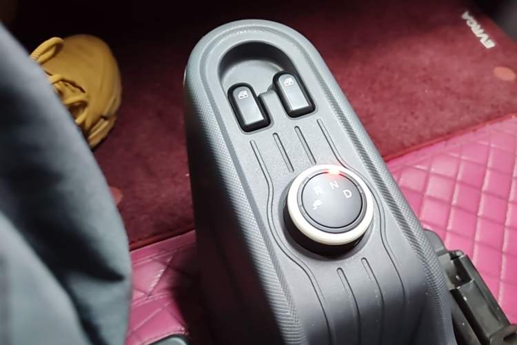 Used Wuling Hongguang MINIEV 2022 Macaron Premium Model – Lithium Iron Phosphate Gear Lever