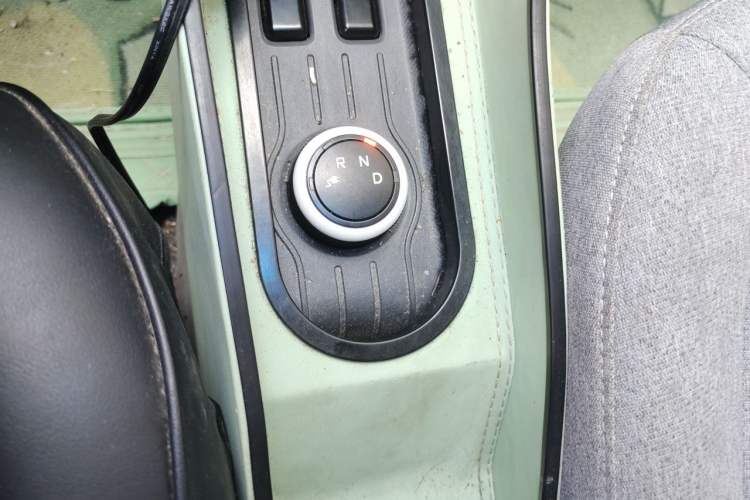 Used Wuling Hongguang MINIEV 2022 Macaron Premium Model – Lithium Iron Phosphate Gear Lever