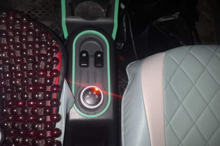 Used Wuling Hongguang MINIEV 2022 Macaron Premium Model – Lithium Iron Phosphate Gear Lever