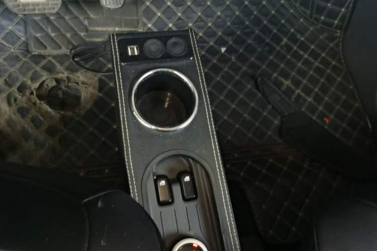 Used Wuling Hongguang MINIEV 2022 Macaron Premium Model – Lithium Iron Phosphate Gear Lever