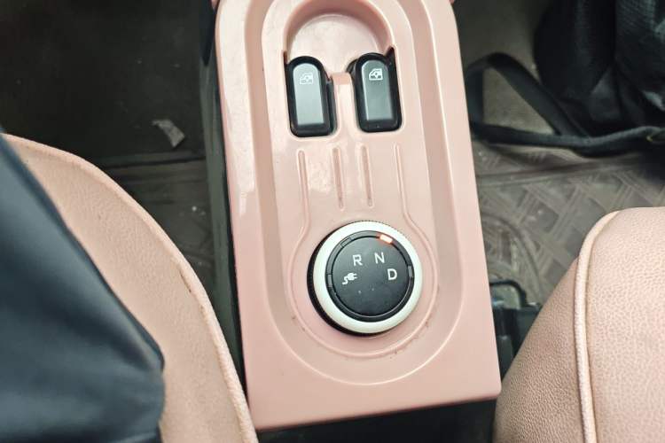Used Wuling Hongguang MINIEV 2022 Macaron Premium Model – Lithium Iron Phosphate Gear Lever