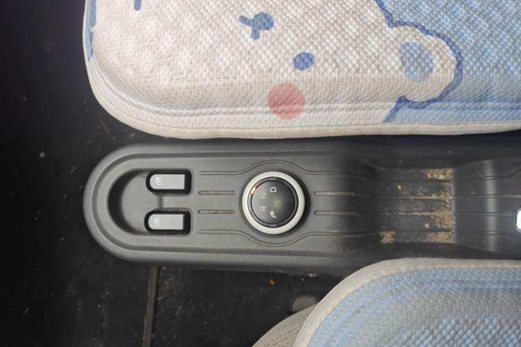 Used Wuling Hongguang MINIEV 2022 Macaron Premium Model – Lithium Iron Phosphate Gear Lever