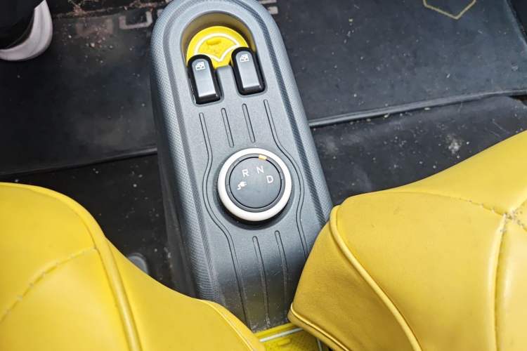 Used Wuling Hongguang MINIEV 2022 Macaron Fashion Edition Lithium-Nickel-Cobalt-Alpha-oxide Gear Lever