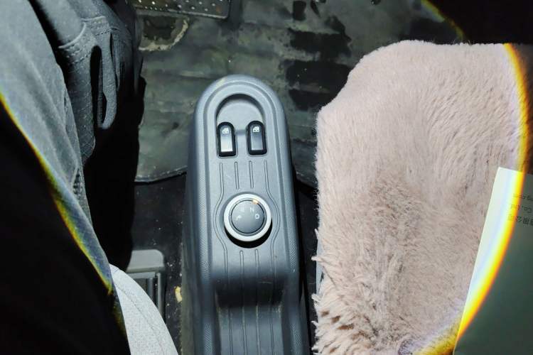 Used Wuling Hongguang MINIEV 2022 Macaron Premium Model – Lithium Iron Phosphate Gear Lever