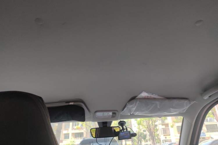 Used Wuling Hongguang MINIEV 2022 Macaron Fashion Model Lithium Iron Phosphate Headliner