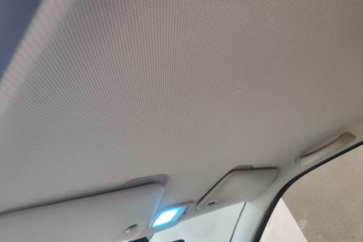 Used Wuling Hongguang MINIEV 2022 Macaron Premium Model – Lithium Iron Phosphate Headliner