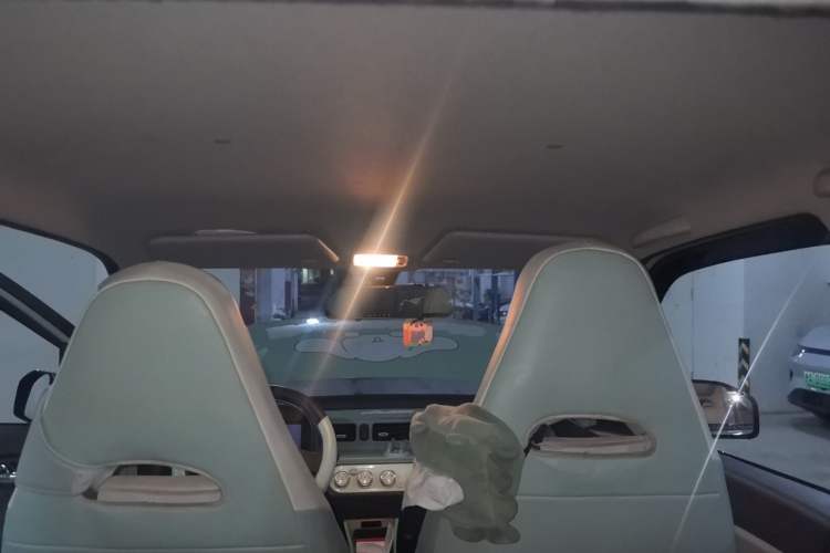 Used Wuling Hongguang MINIEV 2022 Macaron Premium Model – Lithium Iron Phosphate Headliner