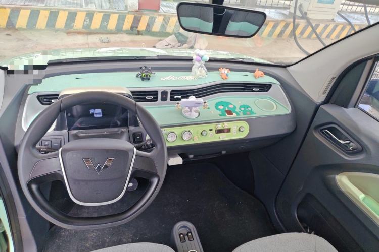 Used Wuling Hongguang MINIEV 2022 Macaron Fashion Model Lithium Iron Phosphate Headliner