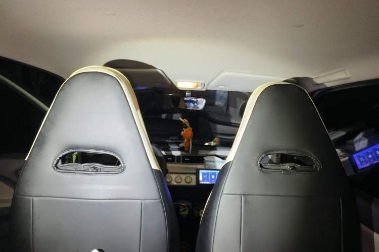 Used Wuling Hongguang MINIEV 2022 Macaron Premium Model – Lithium Iron Phosphate Headliner