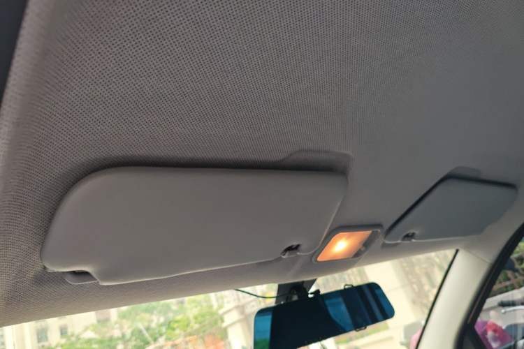 Used Wuling Hongguang MINIEV 2022 Macaron Premium Model – Lithium Iron Phosphate Headliner