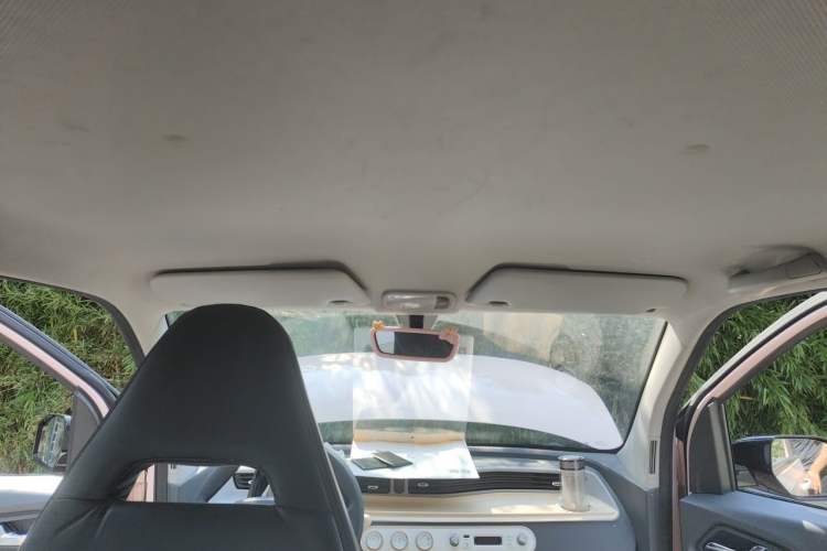 Used Wuling Hongguang MINIEV 2022 Macaron Fashion Model Lithium Iron Phosphate Headliner