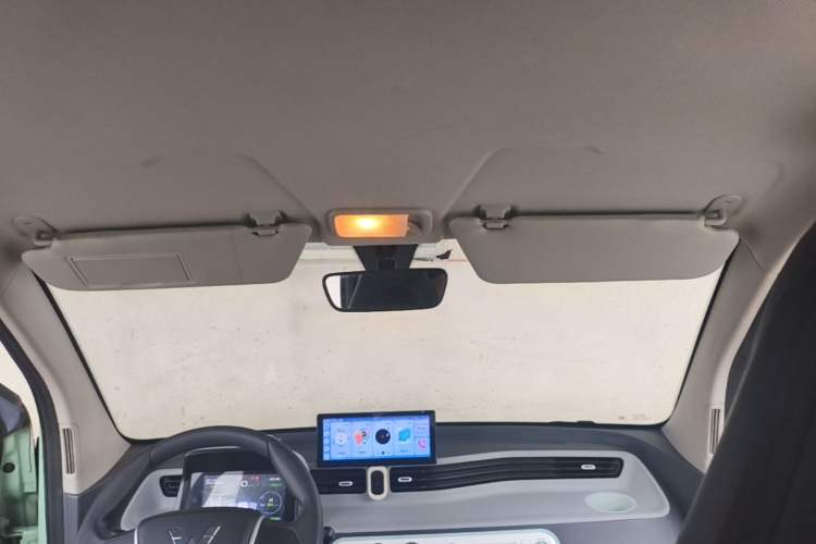 Used Wuling Hongguang MINIEV 2022 Macaron Premium Model – Lithium Iron Phosphate Headliner