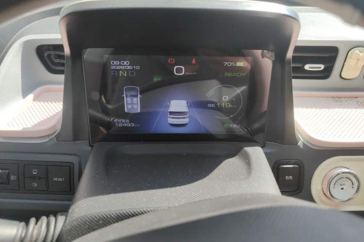 Used Wuling Hongguang MINIEV 2022 Macaron Premium Model – Lithium Iron Phosphate Instrument Cluster