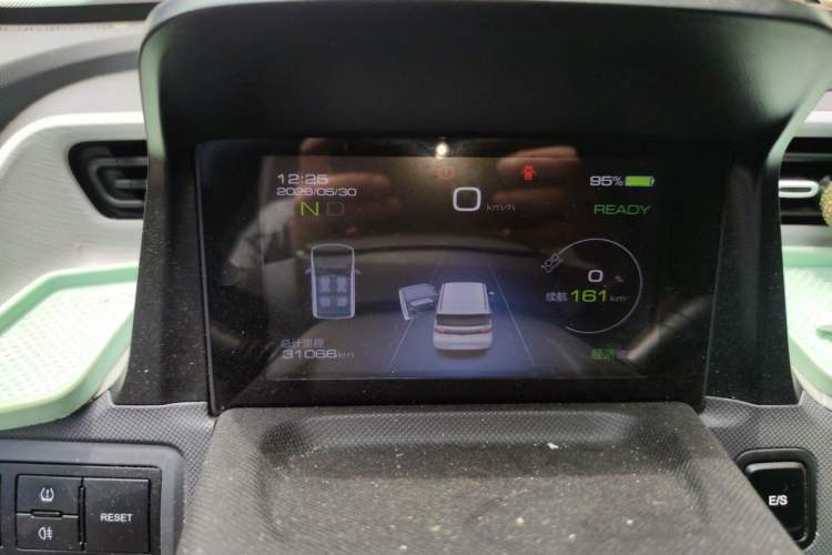 Used Wuling Hongguang MINIEV 2022 Macaron Premium Model – Lithium Iron Phosphate Instrument Cluster