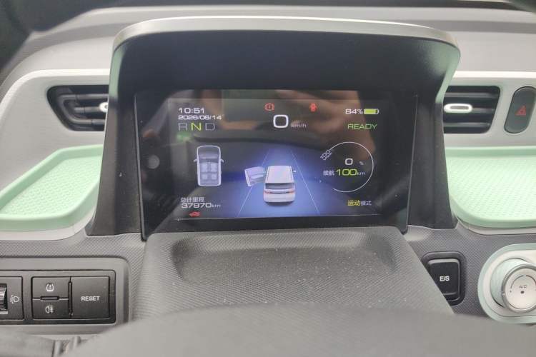 Used Wuling Hongguang MINIEV 2022 Macaron Fashion Model Lithium Iron Phosphate Instrument Cluster