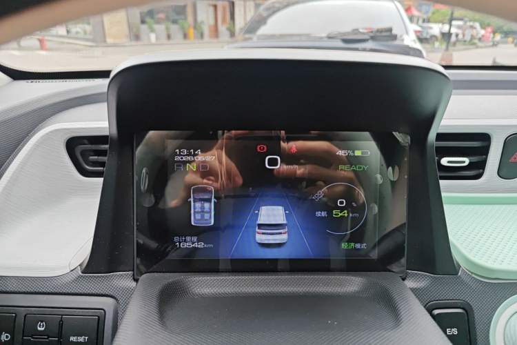Used Wuling Hongguang MINIEV 2022 Macaron Fashion Edition Lithium-Nickel-Cobalt-Alpha-oxide Instrument Cluster