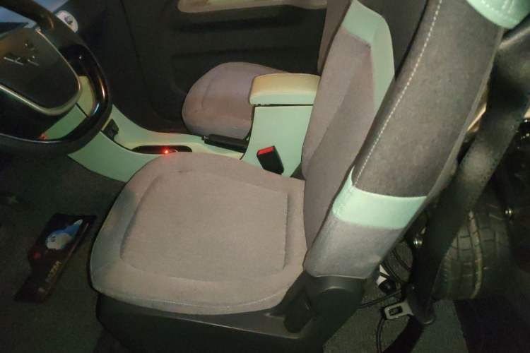 Used Wuling Hongguang MINIEV 2022 Macaron Fashion Model Lithium Iron Phosphate Left Front Seat