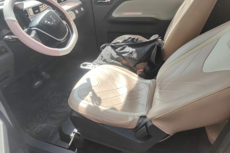 Used Wuling Hongguang MINIEV 2022 Macaron Premium Model – Lithium Iron Phosphate Left Front Seat