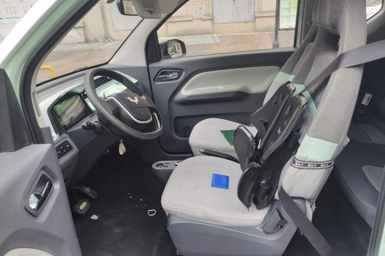 Used Wuling Hongguang MINIEV 2022 Macaron Fashion Model Lithium Iron Phosphate Left Front Seat