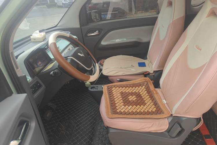 Used Wuling Hongguang MINIEV 2022 Macaron Premium Model – Lithium Iron Phosphate Left Front Seat