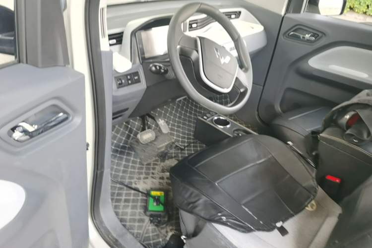 Used Wuling Hongguang MINIEV 2022 Macaron Premium Model – Lithium Iron Phosphate Left Front Seat