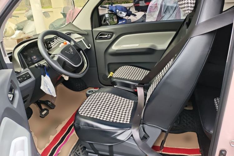 Used Wuling Hongguang MINIEV 2022 Macaron Premium Model – Lithium Iron Phosphate Left Front Seat