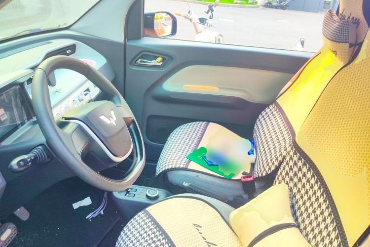 Used Wuling Hongguang MINIEV 2022 Macaron Premium Model – Lithium Iron Phosphate Left Front Seat