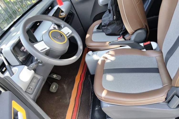 Used Wuling Hongguang MINIEV 2022 GAMEBOY 300km Enthusiast Model with Lithium Iron Phosphate Left Front Seat
