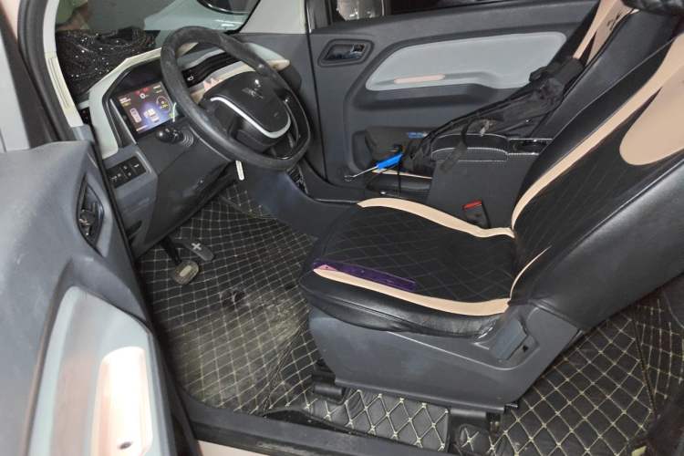 Used Wuling Hongguang MINIEV 2022 Macaron Premium Model – Lithium Ternary Battery Left Front Seat