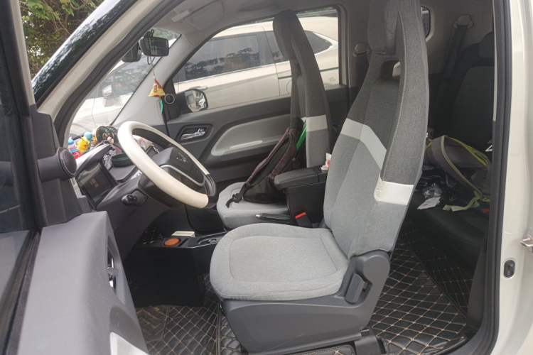 Used Wuling Hongguang MINIEV 2022 Macaron Premium Model – Lithium Iron Phosphate Left Front Seat
