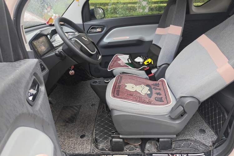 Used Wuling Hongguang MINIEV 2022 Macaron Fashion Model Lithium Iron Phosphate Left Front Seat