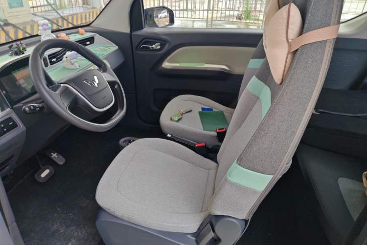 Used Wuling Hongguang MINIEV 2022 Macaron Fashion Model Lithium Iron Phosphate Left Rear Seat