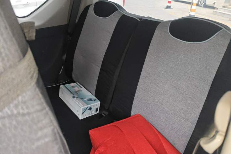 Used Wuling Hongguang MINIEV 2022 Macaron Fashion Model Lithium Iron Phosphate Left Rear Seat