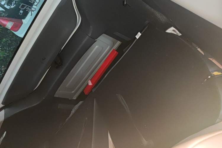 Used Wuling Hongguang MINIEV 2022 Macaron Premium Model – Lithium Iron Phosphate Left Rear Seat