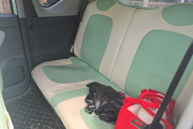 Used Wuling Hongguang MINIEV 2022 Macaron Fashion Model Lithium Iron Phosphate Left Rear Seat