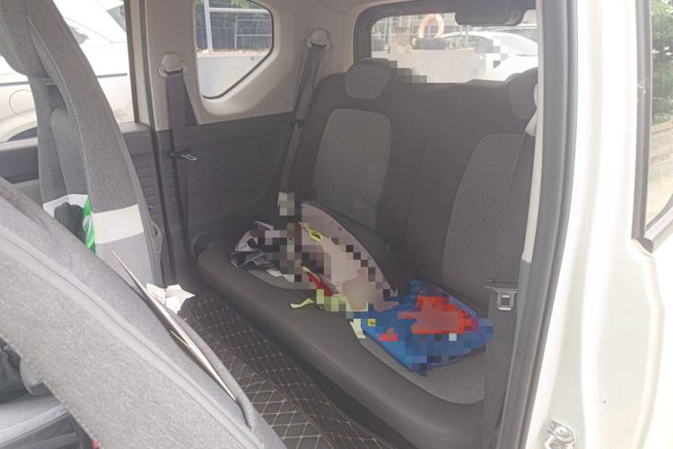Used Wuling Hongguang MINIEV 2022 Macaron Premium Model – Lithium Iron Phosphate Left Rear Seat