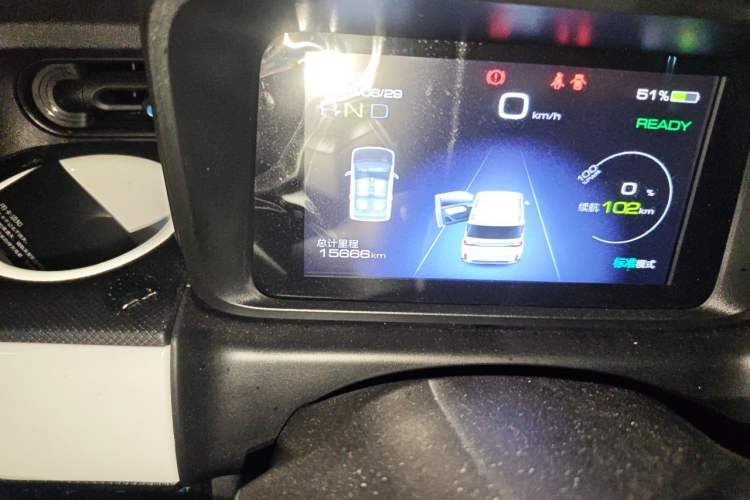 Used Wuling Hongguang MINIEV 2022 GAMEBOY 200km Gaming Edition with Lithium Iron Phosphate Odometer Close Up
