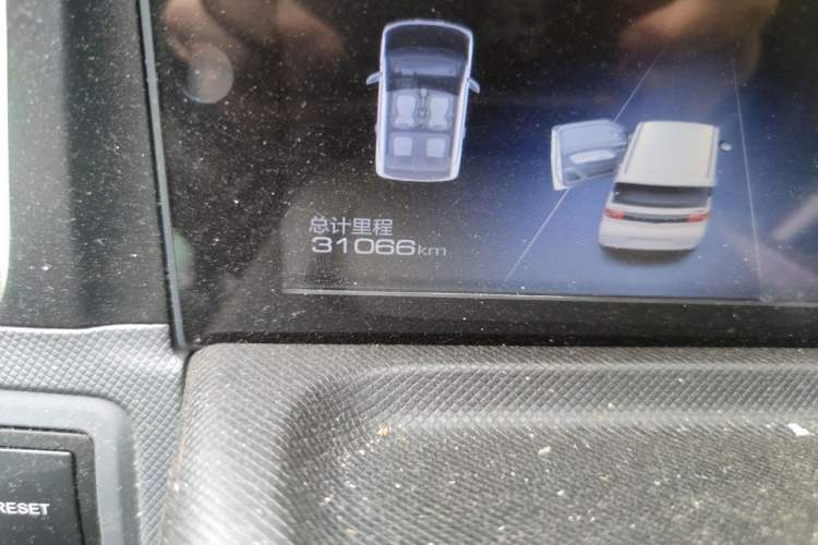 Used Wuling Hongguang MINIEV 2022 Macaron Premium Model – Lithium Iron Phosphate Odometer Close Up