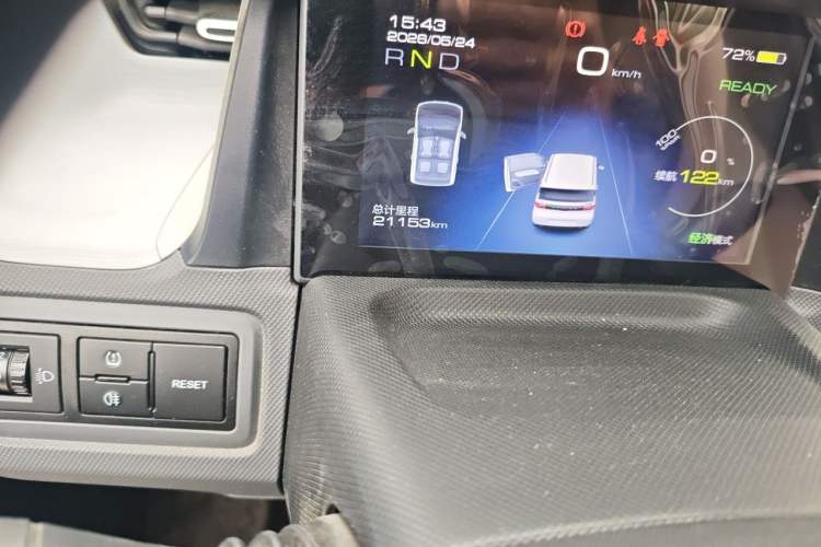 Used Wuling Hongguang MINIEV 2022 Macaron Premium Model – Lithium Iron Phosphate Odometer Close Up