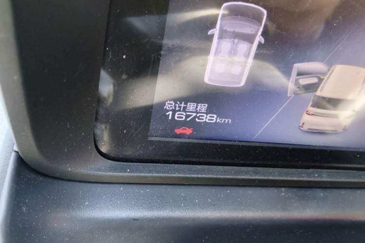 Used Wuling Hongguang MINIEV 2022 GAMEBOY 300km Enthusiast Model with Lithium Iron Phosphate Odometer Close Up