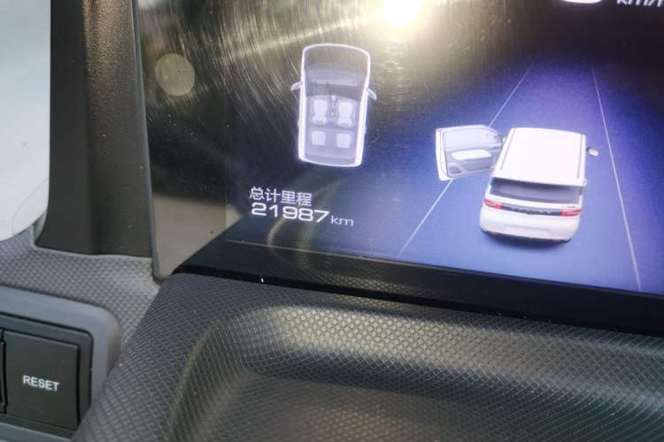 Used Wuling Hongguang MINIEV 2022 Macaron Premium Model – Lithium Iron Phosphate Odometer Close Up