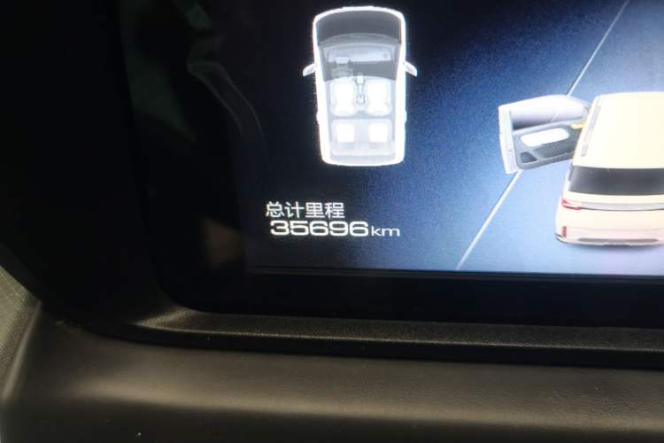 Used Wuling Hongguang MINIEV 2022 GAMEBOY 200km Gaming Edition with Lithium Iron Phosphate Odometer Close Up
