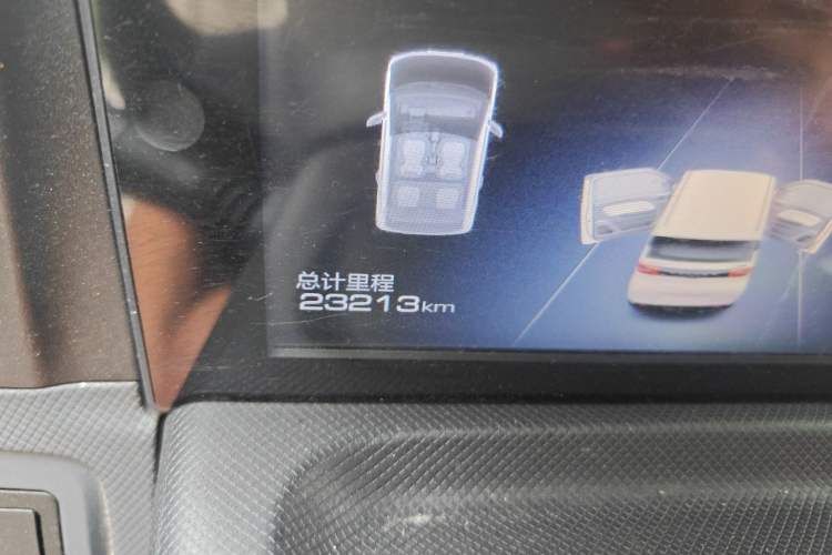 Used Wuling Hongguang MINIEV 2022 Macaron Fashion Model Lithium Iron Phosphate Odometer Close Up