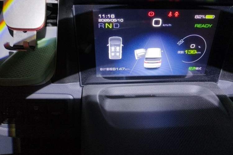 Used Wuling Hongguang MINIEV 2022 Macaron Premium Model – Lithium Iron Phosphate Odometer Close Up