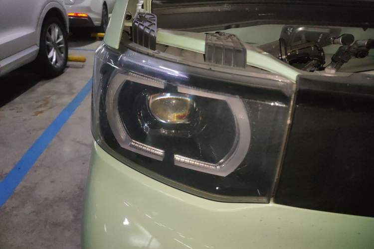 Used Wuling Hongguang MINIEV 2022 Macaron Fashion Model Lithium Iron Phosphate Right Front Headlight