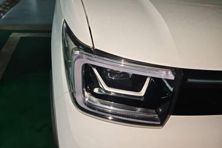 Used Wuling Hongguang MINIEV 2022 GAMEBOY 200km Gaming Edition with Lithium Iron Phosphate Right Front Headlight