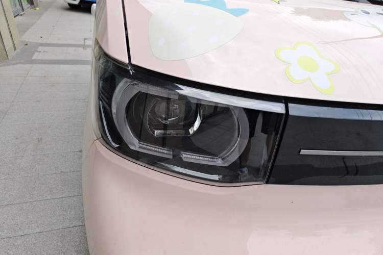 Used Wuling Hongguang MINIEV 2022 Macaron Premium Model – Lithium Ternary Battery Right Front Headlight