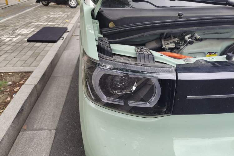 Used Wuling Hongguang MINIEV 2022 Macaron Fashion Model Lithium Iron Phosphate Right Front Headlight